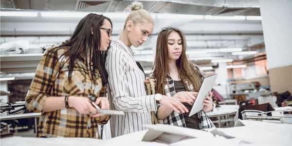 PLM Demo Series: Final Inspection App Feature Centric PLM Final Inspection Webinar