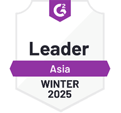Le badge G2 Leader Asia Winter 2025, doté d'un ruban violet sur fond blanc, représente l'excellence portée par l'intelligence artificielle.